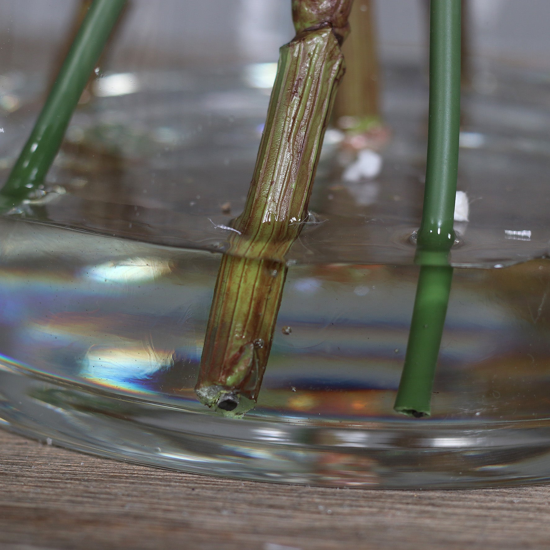 Künstliches Wasser aus Acryl in Glasvase